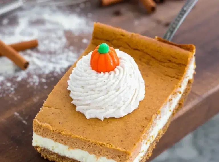 Pumpkin Cheesecake Bars: Creamy, Spiced,…