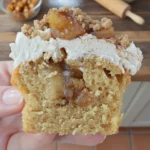 Apple Crumble Cupcakes – Spiced, Filled & Irresistibly Cozy