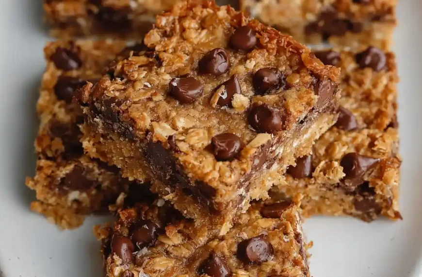 Healthy Chocolate Chip Oatmeal Bars You’ll Actually Want to…