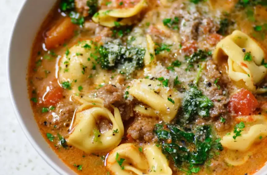 Crockpot Tortellini Soup with Sausage: A Hearty Favorite for…